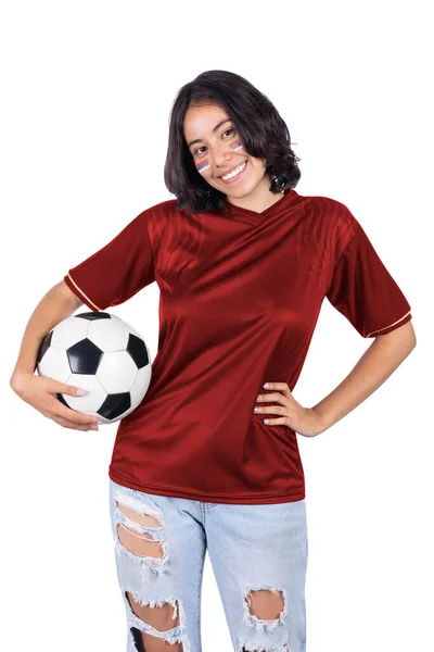 Ung Fodbold Fanatisk Kvinde Med Rød Serbien Sports Trøje Bold - Stock-foto