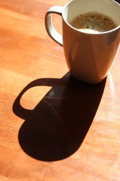 Kaffee in der Morgensonne — Stockfoto