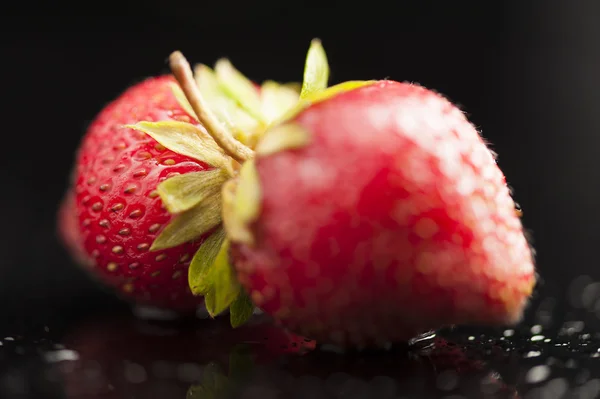 Morangos, frutas, vermelho, macro, foco, molhado, estúdio, gostoso — Fotografia de Stock