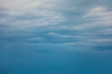 arka plan bulutlar ile