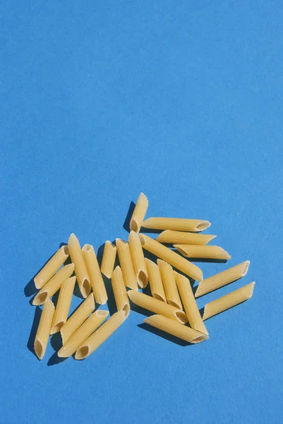 Penne rigate pâtes fond — Photo