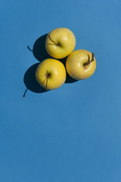Gula äpplen bakgrund — Stockfoto