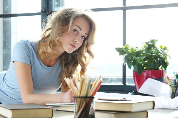 Lifestyle Zonnig Leuk Meisje Thuis — Stockfoto