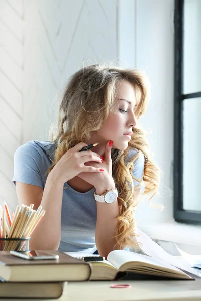 Lifestyle Zonnig Leuk Meisje Thuis — Stockfoto