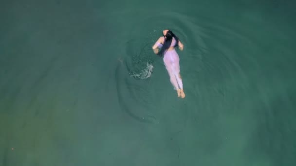 Beautiful Woman Swimming Lake — Vídeo de Stock