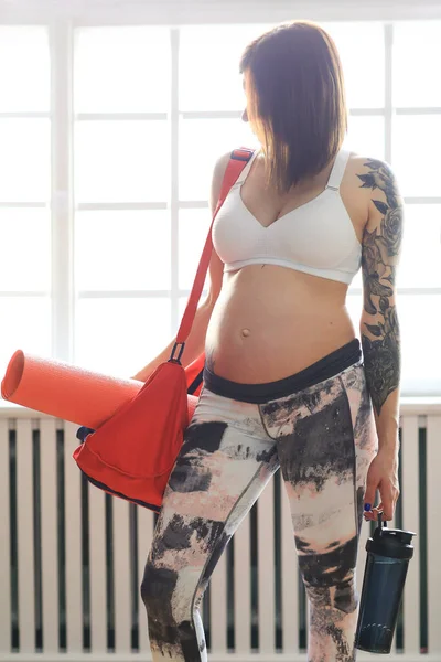 Pregnant Woman Sportive Outfit Home — 图库照片