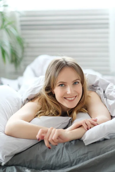 Attractive Lovely Young Woman Relaxing Her Bed Morning —  Fotos de Stock