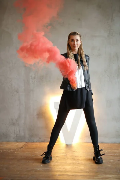 Woman Dreadlocks Fire Red Smoke Bomb — Stok fotoğraf