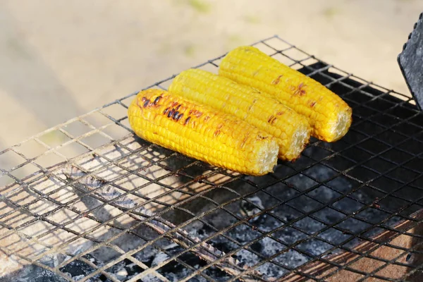 Corn Cobs Grill Cooking Concept — стоковое фото