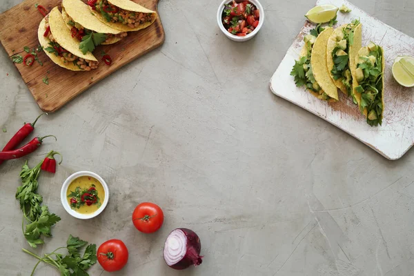 Delicious Tacos Table Fast Food Concept — Fotografia de Stock
