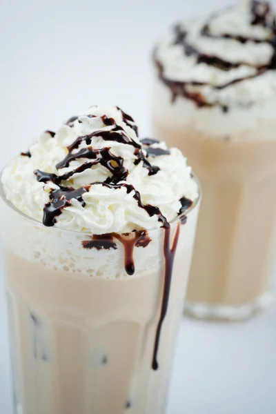 Delicioso Latte Con Crema Batida Chocolate Encima — Foto de Stock