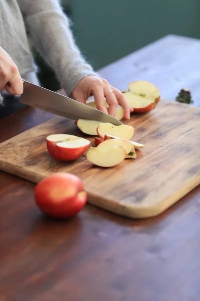 Cute Girl Making Herself Breakfast Morning — Stock Photo, Image