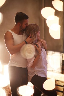 İlişki. Evdeki güzel çift