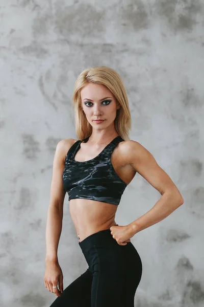 Fitnessstudio Sport Frau Mit Muskulösem Körper — Stockfoto