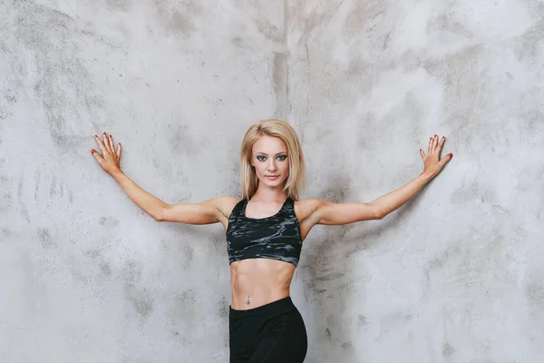 Gimnasio Deporte Mujer Con Cuerpo Muscular — Foto de Stock