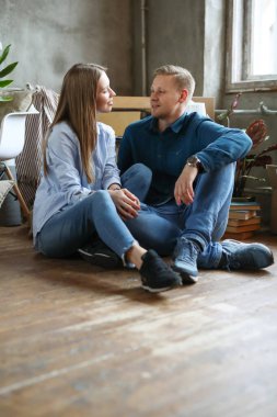 Lovely couple is ready to move to new home