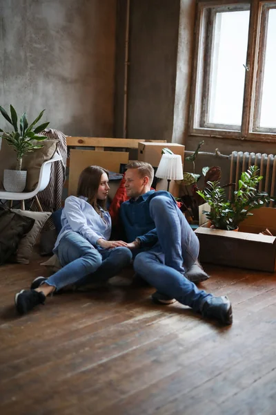 Lovely Couple Ready Move New Home — Stock fotografie