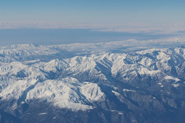 Кавказские горы. Вид с самолета . — стоковое фото