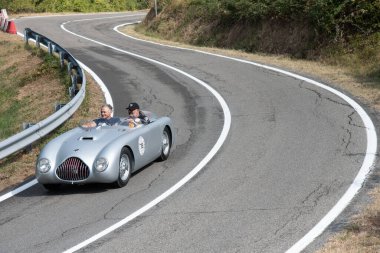 Piacenza, İtalya, 25. Gümüş Bayrak tarihi araba Veritas Prototipo geçit töreni