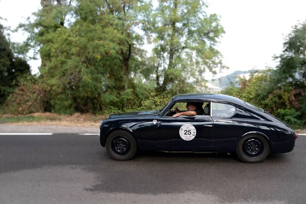 Piacenza, İtalya, 25. Gümüş Bayrak tarihi araba Lancia Aurelia B20 geçit töreni