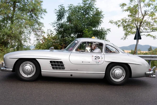 Piacenza, İtalya, Gümüş Bayrak tarihi arabası Mercedes 300 sl Gullwing