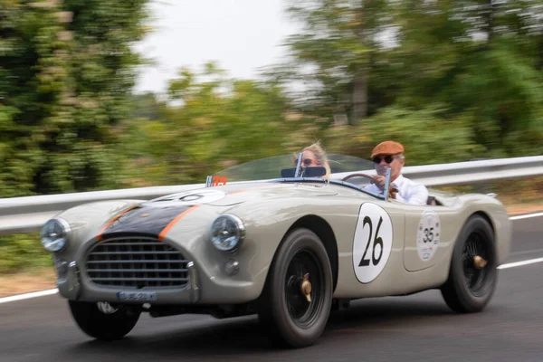 Piacenza, İtalya, 25. Gümüş Bayrak tarihi araba Jaguar XK 120