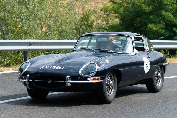 Piacenza Italy 25Th Silver Flag Historical Car Parading Jaguar Type — Stock Photo, Image