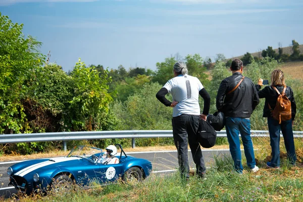 Piacenza, İtalya, 25. Gümüş Bayrak tarihi Cobra 427 geçit töreni