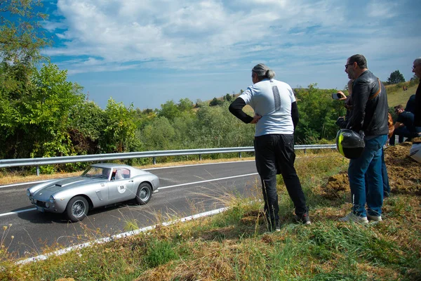 Piacenza, İtalya, 25. Gümüş Bayrak tarihi araba Ferrari 330 gt.
