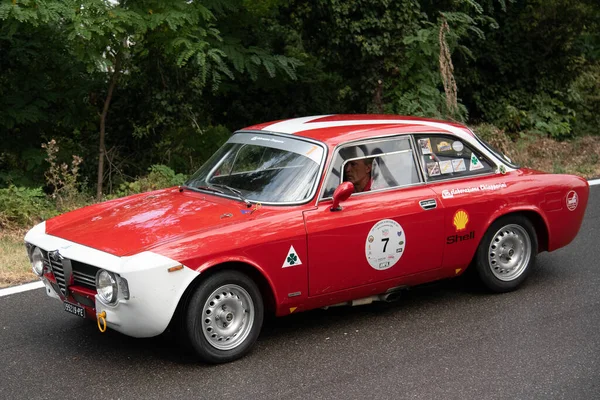 Piacenza Itália 25Th Silver Bandeira Carro Histórico Desfilando Alfa Romeo — Fotografia de Stock