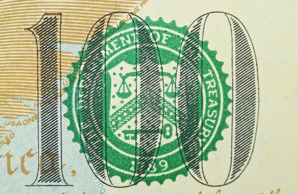 Un billete de 100 dólares con el sello del Ministerio de Finanzas de América — Foto de Stock