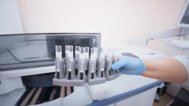 Automático, analisador imunoquímico, allergodiagnostics, teste de sangue laboratorial — Vídeo de Stock