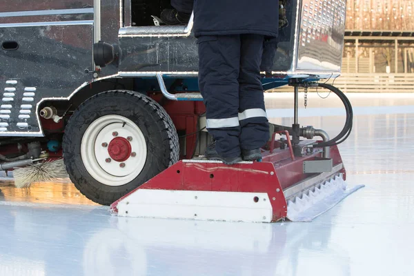 Préparation Glace Patinoire Entre Les Séances Soirée Extérieur Glace Polie — Photo