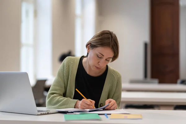 Swedish Female Mature Student Working Graduation Project Preparing Exam Public — Stockfoto