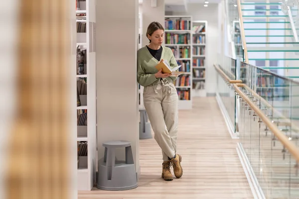 Full Length Focused Mature Woman Bookworm Library Pensive Middle Aged — Photo