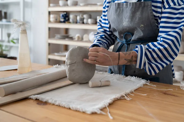 Ceramic Craft Master Building Pieces Out Clay Hand Close Female — Fotografia de Stock