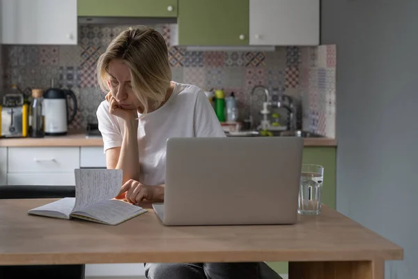 Thoughtful Middle Aged Woman Reads Created Notes Found Job Vacancies — Stockfoto