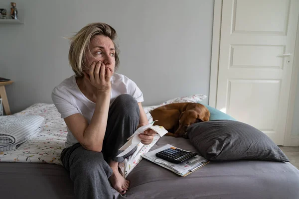 Depressed Middle Aged Woman Looks Away Get Distracted Financial Crisis — Stock Photo, Image