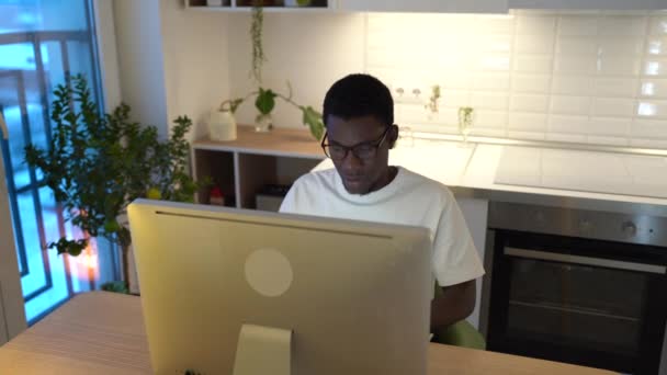 Young Black Freelancer Stays Late Trying Finish Writing Code New — Vídeo de Stock