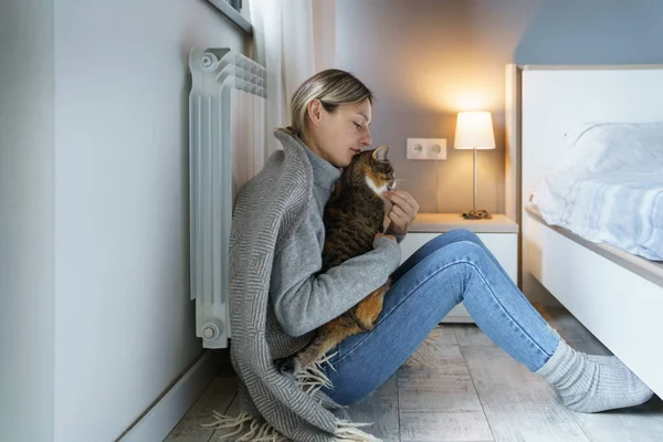 Young Woman Covered Warm Blanket Plays Cat Sitting Floor Blonde — Stock Photo, Image