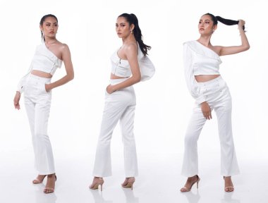 Kolaj Grubu 20 'li yaşlarda, Asyalı bir kadının tam boy fotoğrafı. Siyah saç, iş elbisesi ve ayakkabısı giyiyor. Kadın duruşu ve kendine güveni ifade eden mutlu gülümseme beyaz arka planda izole edilmiş.