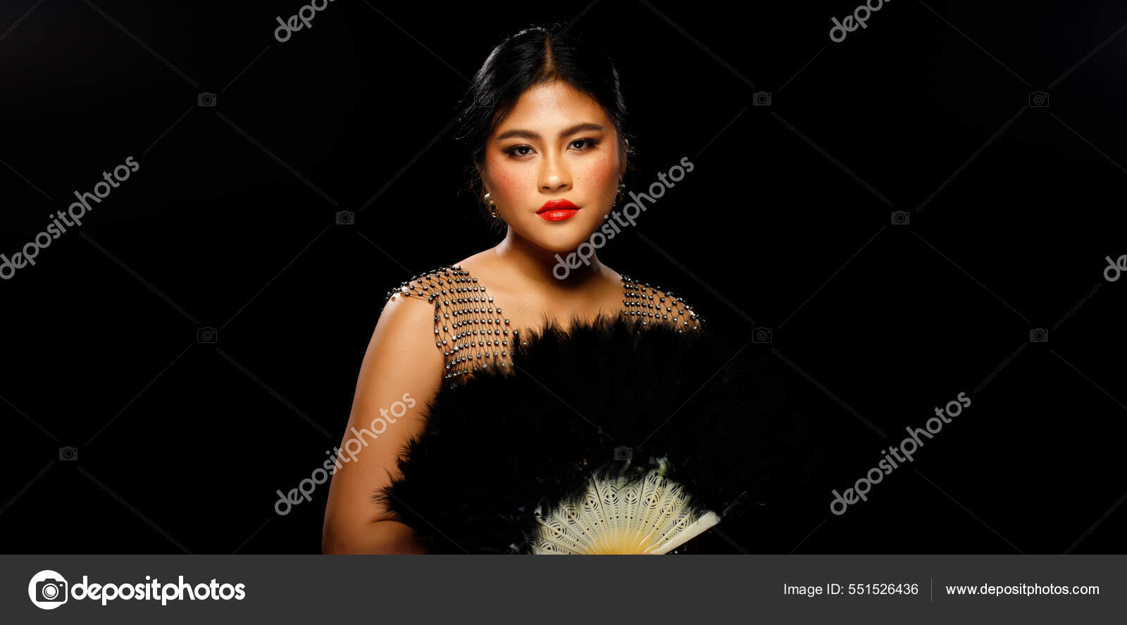 Bonito Rosto De Mulher Asiática Com Cabelo Longo E Escuro Foto de