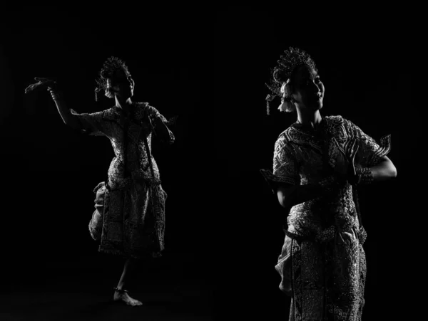 아시아 여성의 전신에는 아름다운 디자인의 의상을 댄서가 위에서 태국의 로얄을 — 스톡 사진