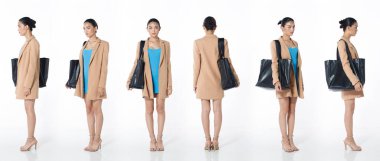 Çalışan kadın. 20 'li yaşlarda, Asyalı kadın. Siyah saç ceketi, mavi elbise ve ayakkabılar. Kadın omuz çantası standı, arka tarafta 360 derece dönüyor. Beyaz arka plan izole.