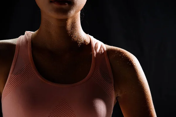 Asian Tan Skin Sport Girl Fitness Übung Schweißwassertropfen Bei Geringer — Stockfoto