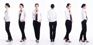 20 'li yaşlarda genç Mix Yarış Kadını barmen çalışanı, 360 ön arka dikiz aynası, resmi kravat ve gömlek giyiyor. Ofisteki kadın, beyaz arka planda kendini yalnız hissediyor