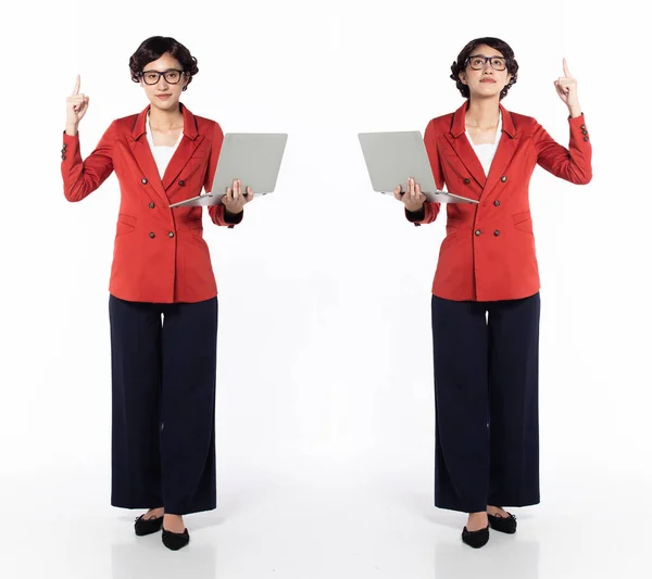 Comprimento Total 30S 40S Programador Mulher Asiática Empresária Apontando Dedo — Fotografia de Stock