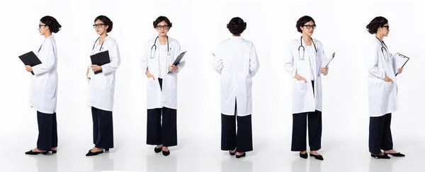 Full Length 30S 40S Asian Woman Doctor Con Stetoscopio 360 — Foto Stock