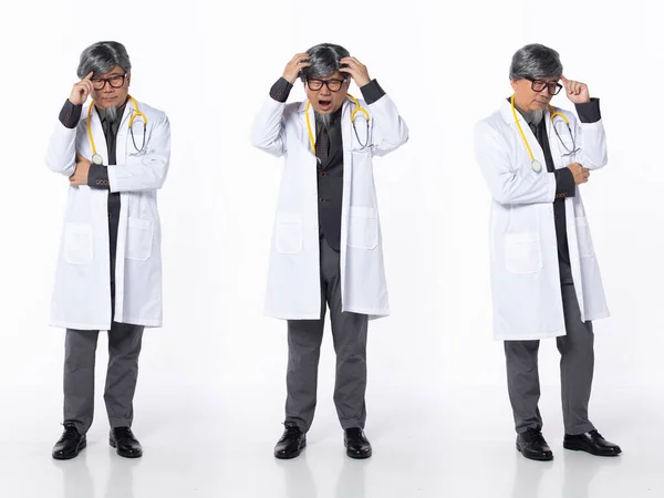 Full Length 50S 60S Asian Chinese Hospital Doctor Medical Uomo — Foto Stock
