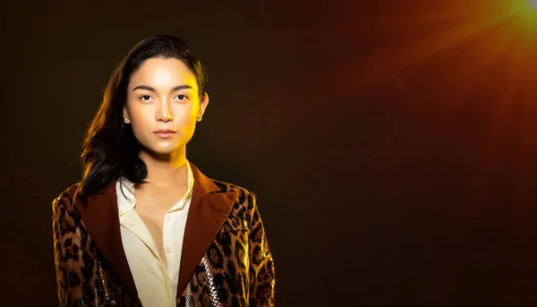 Half Body Portrait Asian Beautiful Woman Wear Formal Blazer Unisex — Fotografia de Stock